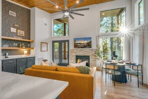 Unclassified image, 5 of 37, button - Luxury Couples Cabin  Hot Tub, Sauna and Swing Bed with Amazing Views (Broken Bow)