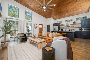 Unclassified image, 3 of 37, button - Luxury Couples Cabin  Hot Tub, Sauna and Swing Bed with Amazing Views (Broken Bow)