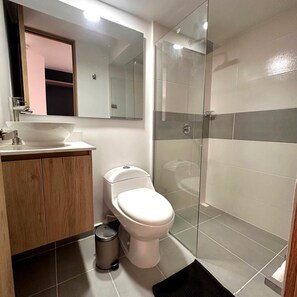 タオル、石鹸、トイレットペーパー
