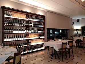 Unclassified image, 3 of 12, button - HOTEL BRIXELLUM  (Brescello)