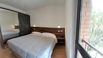 Tremannsrom – deluxe, tilpasset bevegelseshemmede, privat bad