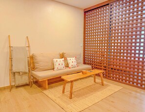 舒適公寓, 泳池景觀 | 起居區