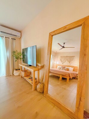 Comfort Apartment, Pool View | Living area - Estudio Swim Up Mizu 5 By Sandy Powerful (Tulum)