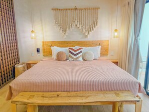 Apartamento conforto, vista para a piscina | Cofres nos quartos, cortinas blackout, ferros/tábuas de passar roupa