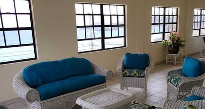 Taylor's Apartment 6, Bequia - Perfect for singles & couples