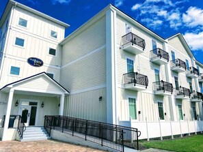 Exterior - 30A Inn & Suites Superior Room King and Queen (Santa Rosa Beach)