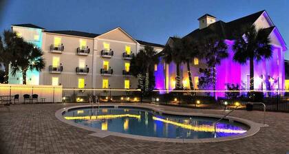 30A Inn & Suites Superior Room King and Queen