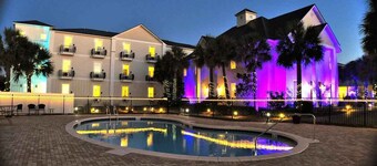 30A Inn & Suites Superior Room King and Queen