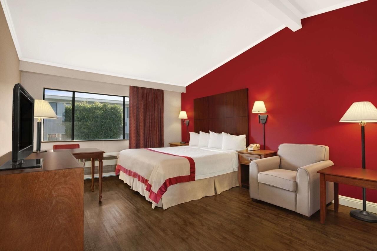 Lover's Paradise! Romantic And Cozy Unit, Restaurant, Pool - Torrance, CA