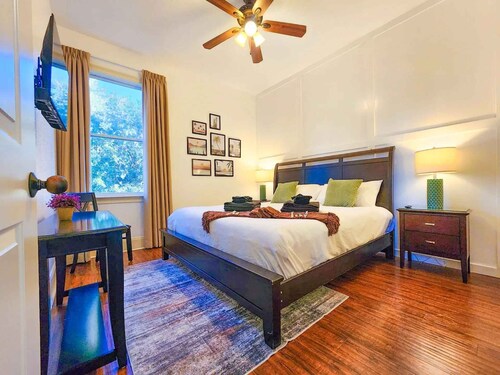 30A Inn & Suites Uptown King Suite