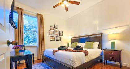 30A Inn & Suites Uptown King Suite