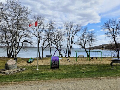 Pelican Lake Getaway – Private Home Within Walking Distance to Beaches & Trails