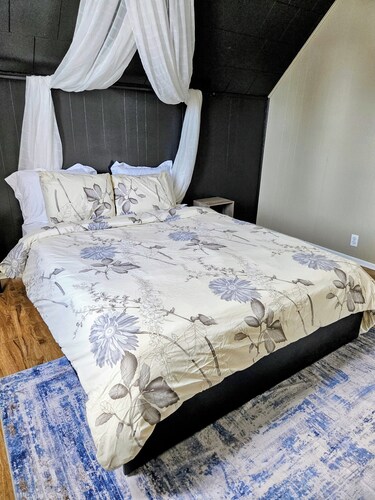 Pelican Lake Getaway – Private Home Within Walking Distance to Beaches & Trails