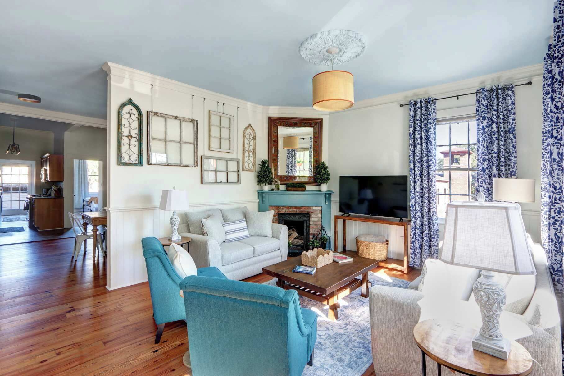 Televisión y oficina 