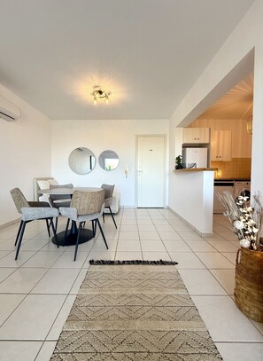 Dining - Dreamlike mediterranean Apartment in Polis Gardens with 32m Pool! (Polis Chrysochous)