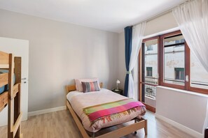 2 室のベッドルーム、アイロン / アイロン台、WiFi、ベッドシーツ