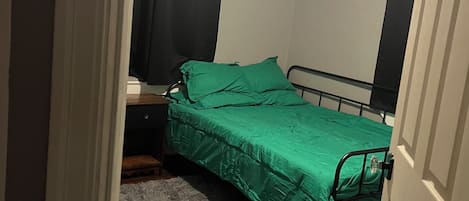 Internet, bed sheets