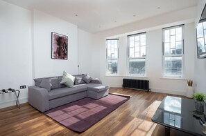 Apartment | 2 bedrooms - Stunning London Home - Newly Furnished Mhb352 (London)