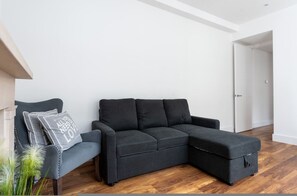 House | 1 bedroom - Gorgeous Apartment by the Park SS2 (London)