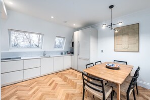 House - Beautiful Hampstead Home RH9 (London)