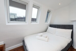 House - Central London 3 Bed Flat FS4 (London)