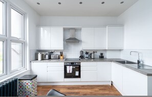 House - Gorgeous London Flat - Newly Furnished Mhb350 (London)