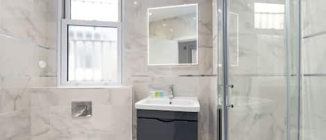 Casa, para fumadores | 2 habitaciones
