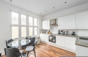 House | 2 bedrooms - Gorgeous London Flat - Newly Furnished Mhb350 (London)