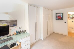 House - Stylish Two Bedroom Flat BCA (London)
