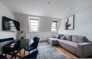 House | 2 bedrooms - Comfy 2 Bed Flat QCE (London)