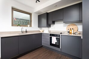 House - Modern 1-bedroom Flat Cre8 (London)