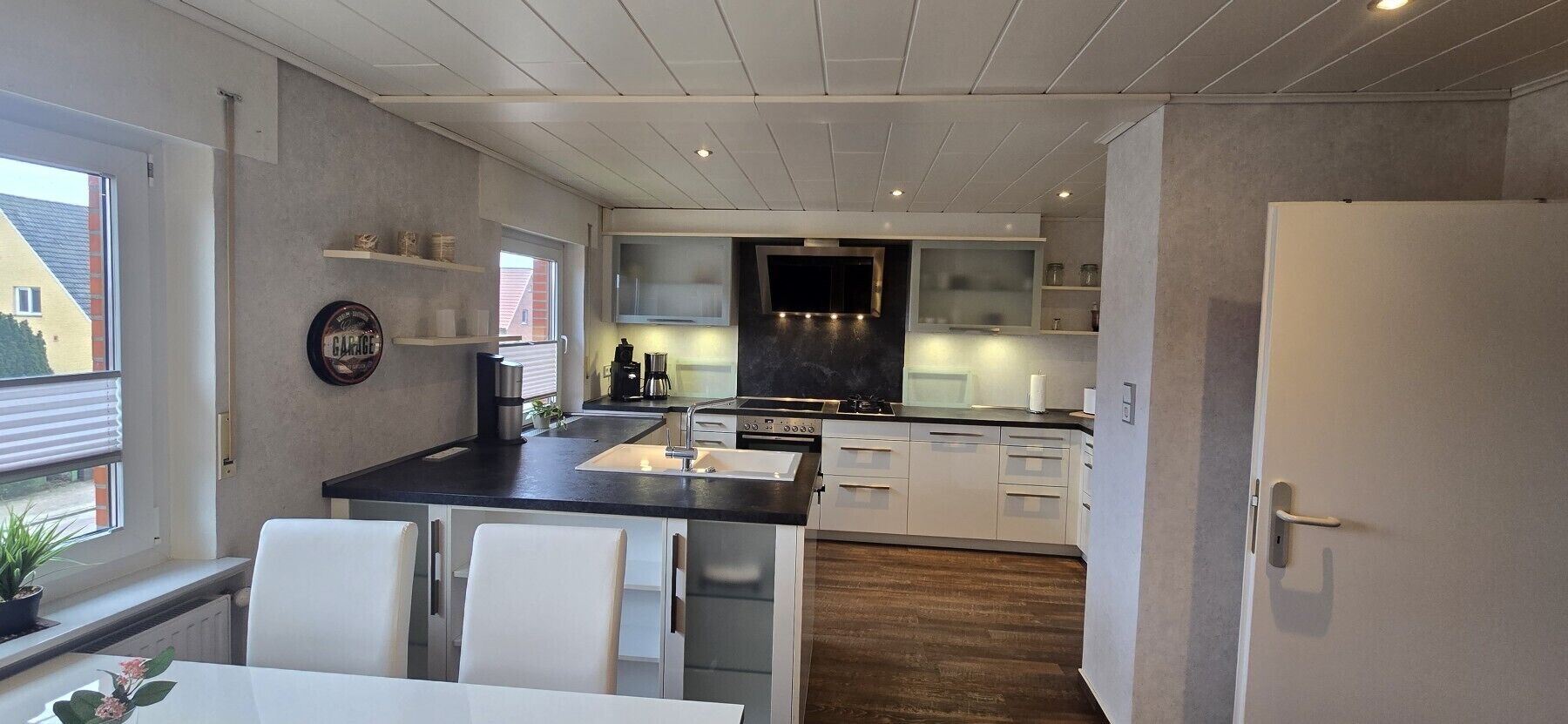 Kühlschrank, Mikrowelle, Ofen, Geschirrspüler