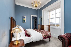 3 bedrooms, iron/ironing board, travel crib, WiFi