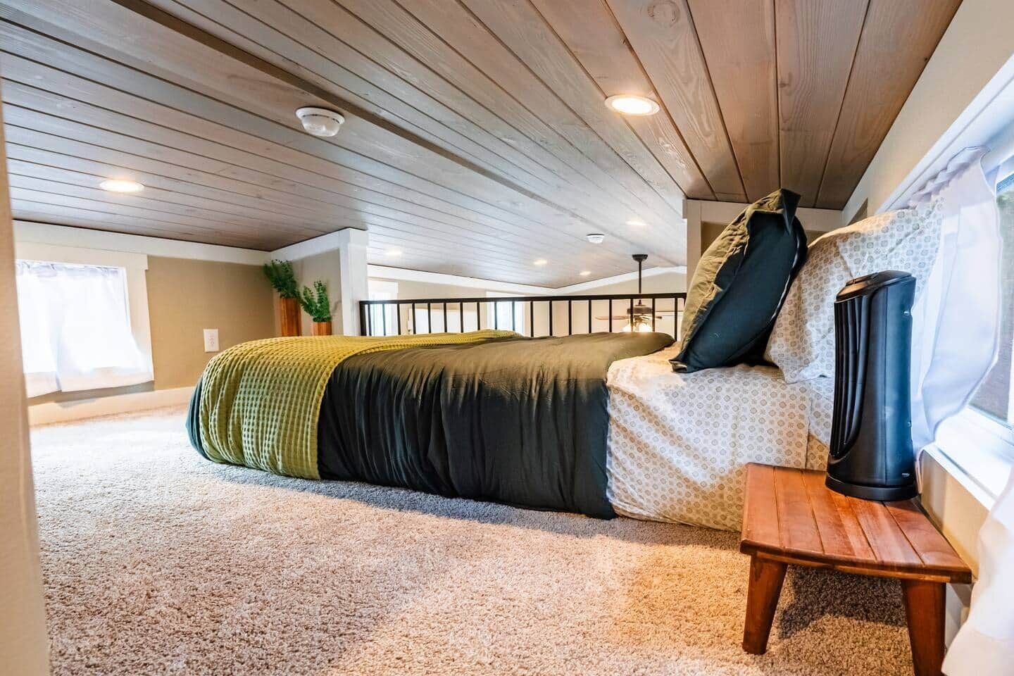 1 slaapkamer, een strijkplank/strijkijzer, wifi, beddengoed