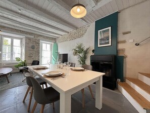 Dining - House with AC in city center - 4 guests (Le Château-d'Oléron)