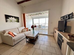 TV - Studio loft near the port - 4 guests (Cap d'Agde)