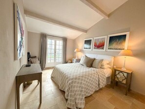 4 habitaciones, wifi gratis y ropa de cama 