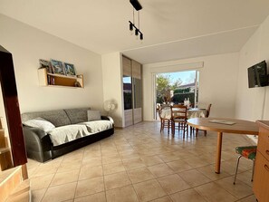 TV - Charming duplex near the sea, 4 guests (Borgo)