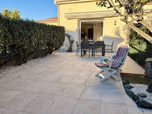Outdoor dining - Charming duplex near the sea, 4 guests (Borgo)