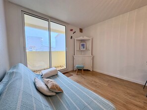 2 bedrooms, free WiFi - Bright Apt 5 ppl with Balcony & Garage (Saint-Hilaire-de-Riez)