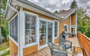 Terrace/patio - The Lake Domaine Spa Near Tremblant (La Minerve)