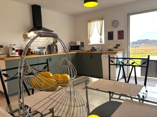 Cottage, pets, parking - 6 guests