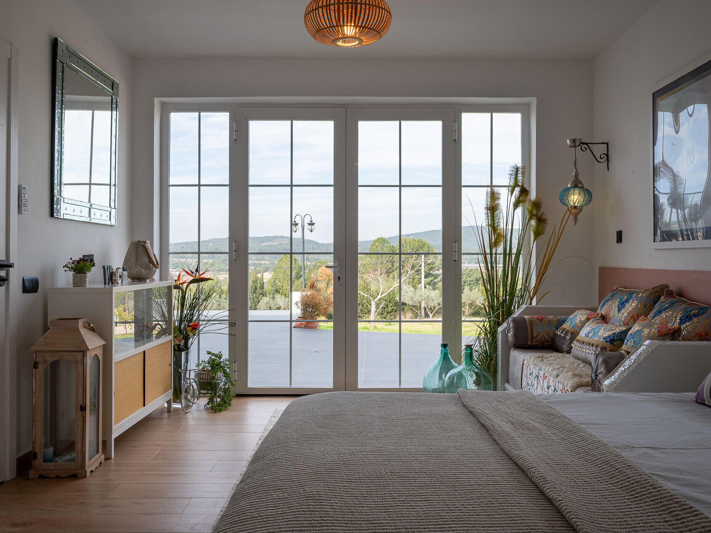 4 bedrooms, free WiFi, bed sheets, wheelchair access