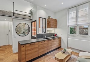 Interior - Soyer - Neuilly sur Seine 1bdr by B'Your Home (Neuilly-sur-Seine)