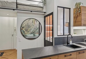 Interior - Soyer - Neuilly sur Seine 1bdr by B'Your Home (Neuilly-sur-Seine)