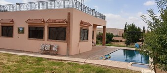 Nature au porte de Meknès (piscine, pétanque)