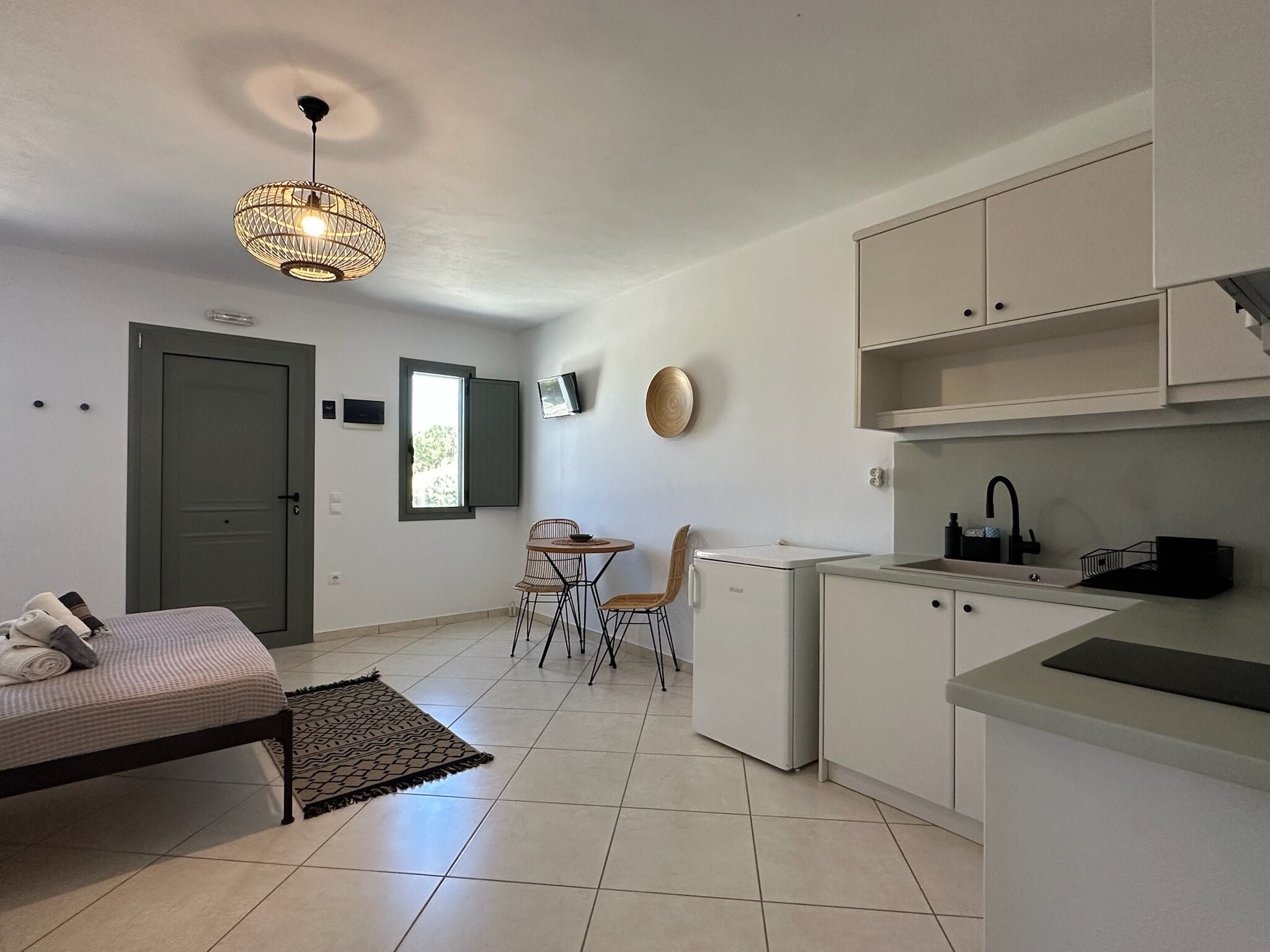 Studio, Garden View | In-room safe, blackout drapes, iron/ironing board, free WiFi