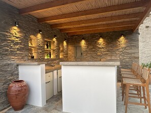 Unclassified image, 5 of 24, button