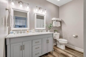 Bathroom - SML Pointe Studio #3201 (Bedford County)