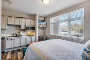Room - SML Pointe Studio #3201 (Bedford County)